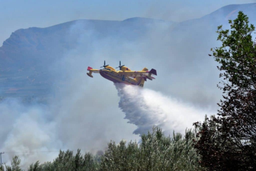 Μεσσηνία: Σε εξέλιξη μεγάλη φωτιά – Επιχειρούν και εναέρια μέσα