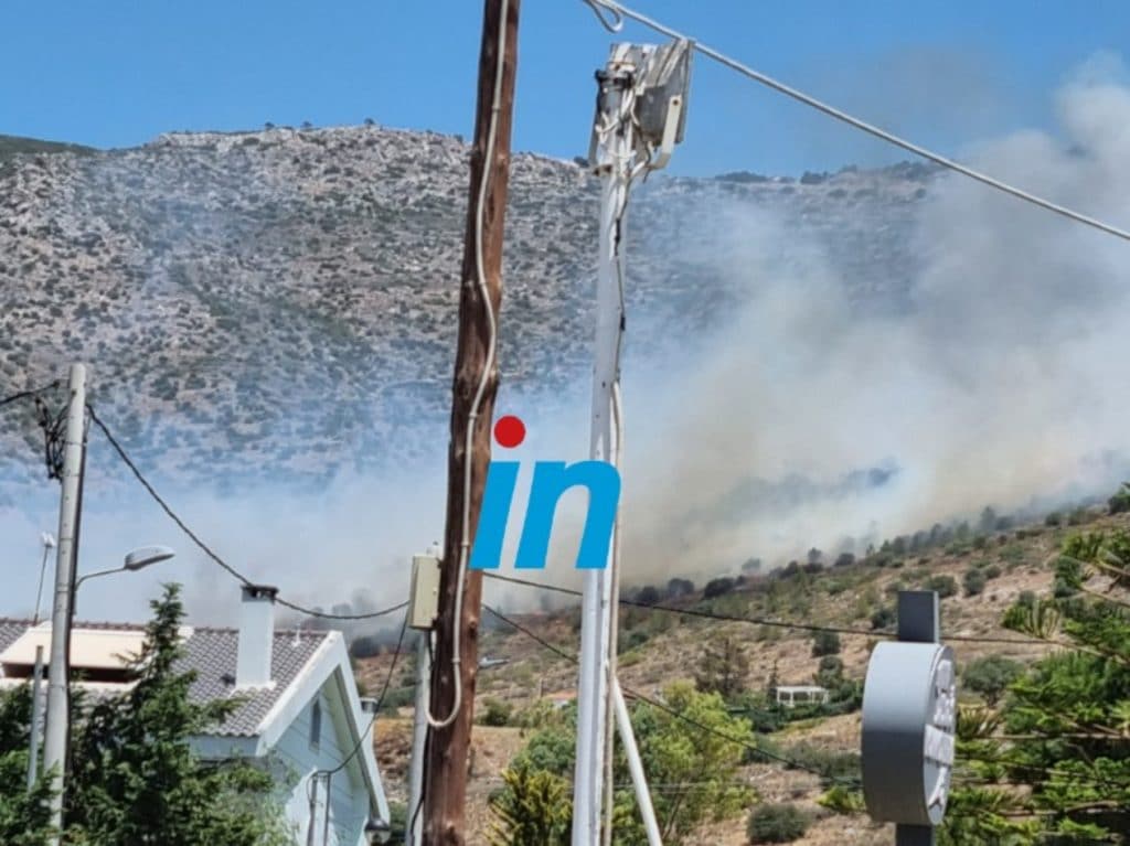 Γλυφάδα: Φωτιά ξέσπασε στις παρυφές του Υμηττού