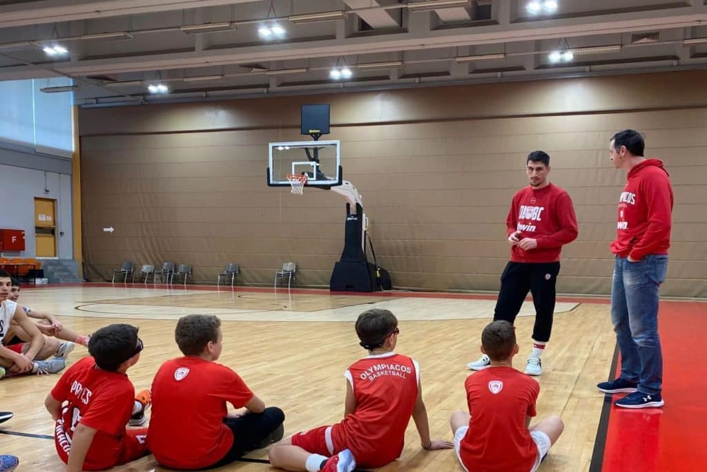 Ολυμπιακός: Στο «The Academy Christmas League» ο Λαρεντζάκης! (pics)