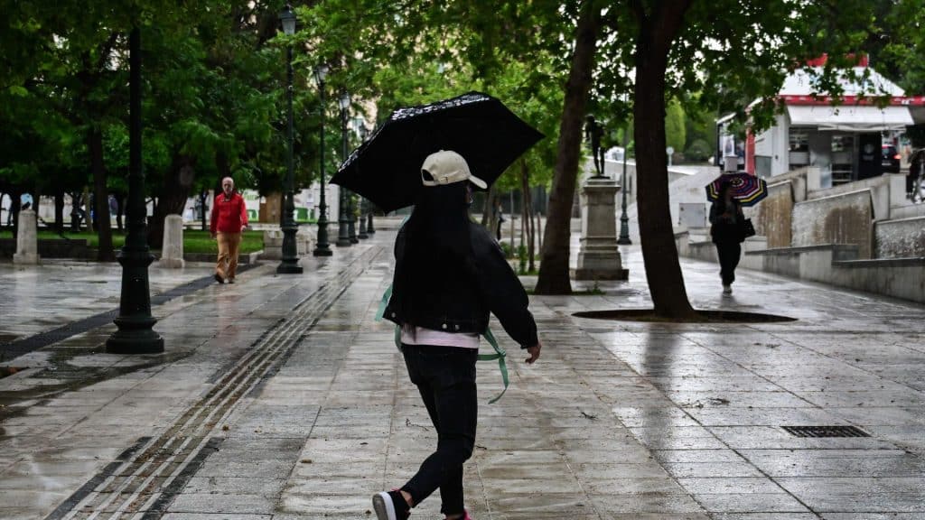 Καιρός: Νεφώσεις και τοπικές βροχές