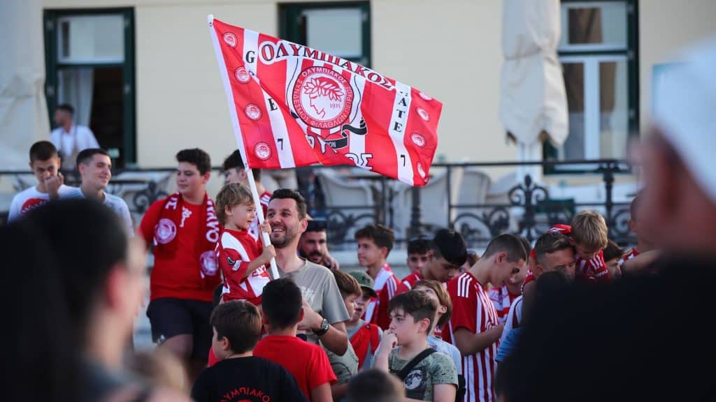 Η υποδοχή των ευρωπαϊκών στις Σπέτσες! (Olympiacos TV)