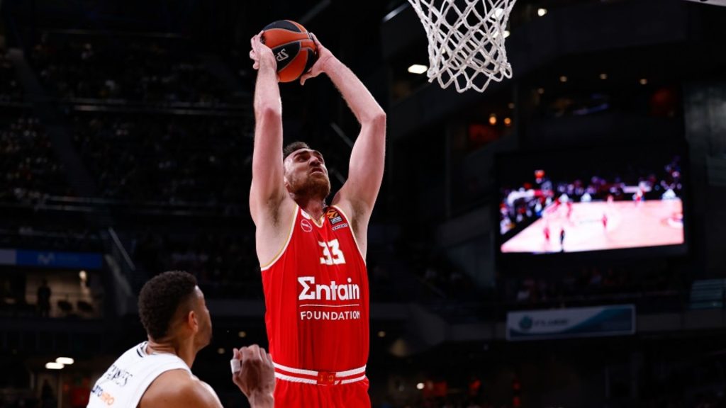 Euroleague: Στο Top-10 καρφωμάτων το «πόστερ» του Μιλουτίνοφ! (vid)