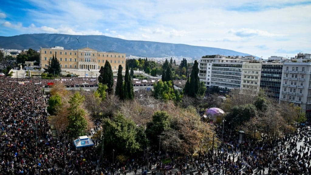 Τέμπη: Τεράστια η συμμετοχή στα συλλαλητήρια – Ανάσες οξυγόνου σε Ελλάδα και εξωτερικό