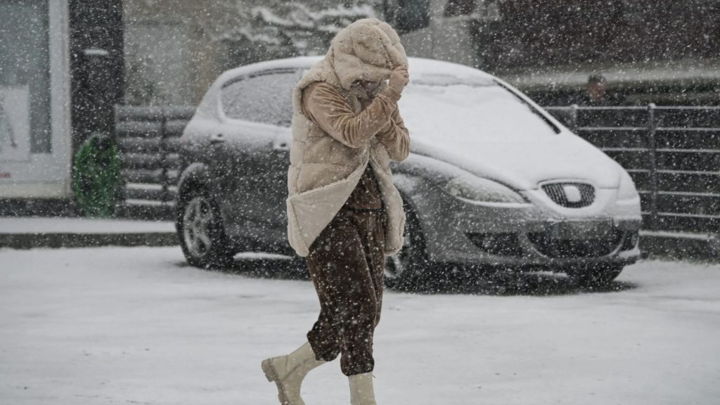 Meteo: Πέφτει η θερμοκρασία 7 βαθμούς κάτω από το φυσιολογικό – Μέχρι πότε θα διαρκέσει το κρύο